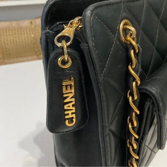 ❌NOT AVAILABLE❌ Vintage 1997 Chanel Navy Blue CC Handbag 24K Gold Hardware - Picture 4 of 16